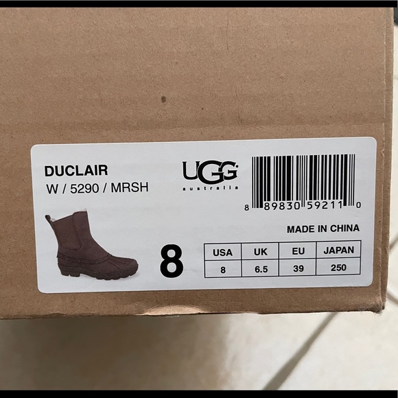 Brown Duclair UGG boots - Size 8 - Picture 12 of 12